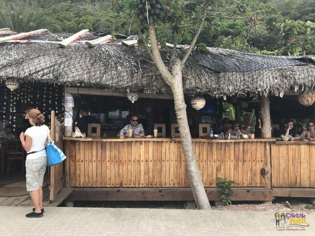 Chez Jules Anse Banane